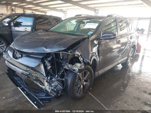2T3WFREV0JW418606 Toyota Rav4 Adventure/xle