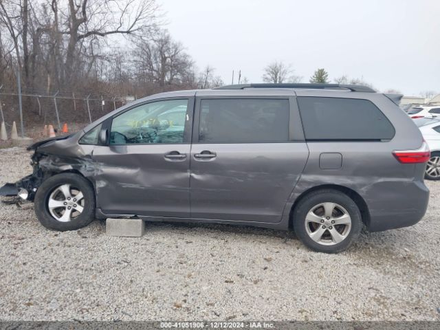 5TDKZ3DC6HS844685 Toyota Sienna Le 8 Passenger