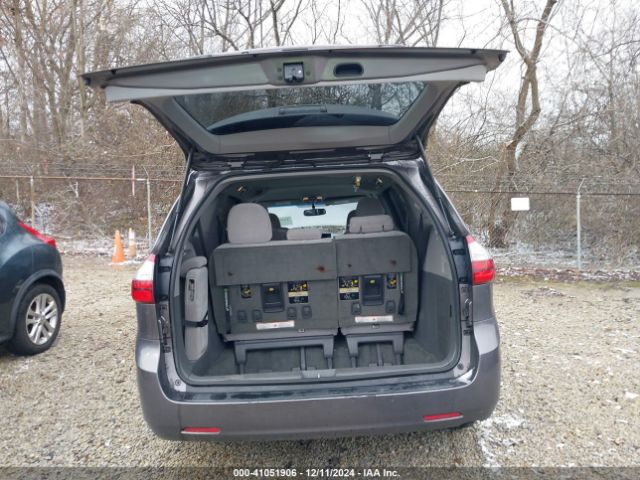 5TDKZ3DC6HS844685 Toyota Sienna Le 8 Passenger