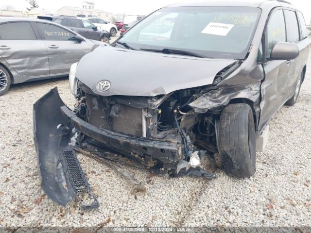 5TDKZ3DC6HS844685 Toyota Sienna Le 8 Passenger