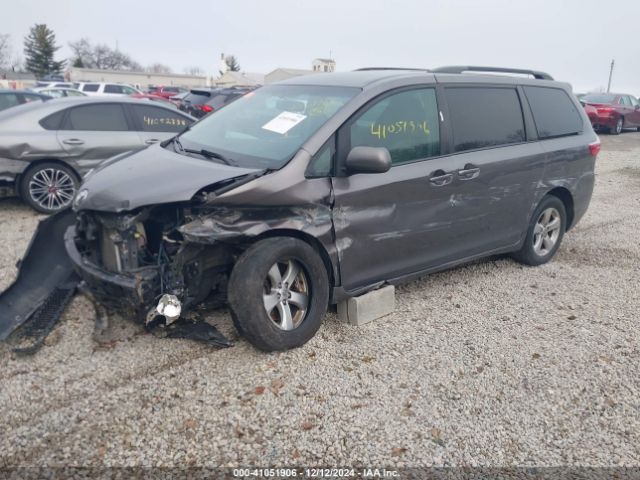 5TDKZ3DC6HS844685 Toyota Sienna Le 8 Passenger
