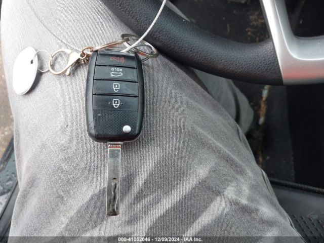 3KPA25ABXKE209719 KIA Rio 5-door S