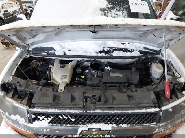 Chevrolet Express 2500 Work Van 2018 1GCWGAFG6J1905273 Image 10