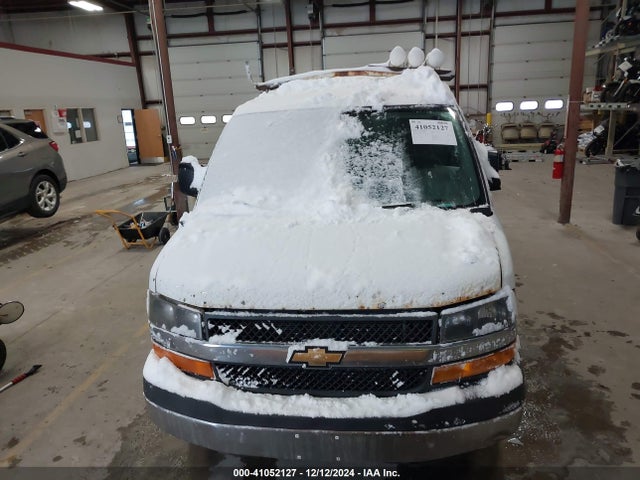 Chevrolet Express 2500 Work Van 2018 1GCWGAFG6J1905273 Image 12