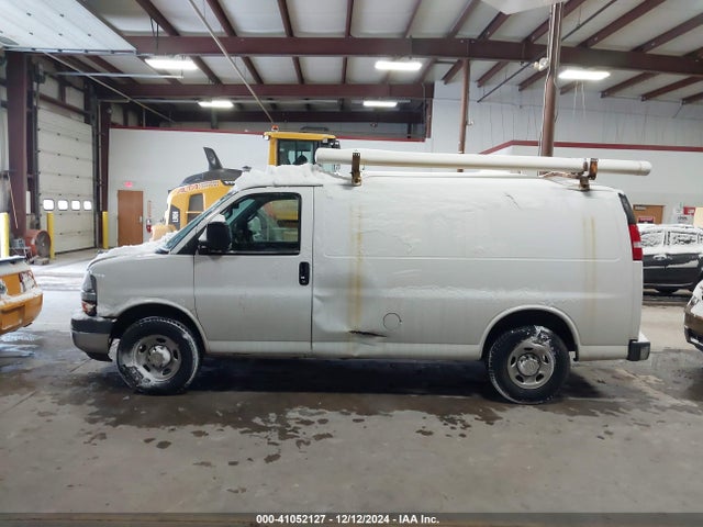 Chevrolet Express 2500 Work Van 2018 1GCWGAFG6J1905273 Image 14