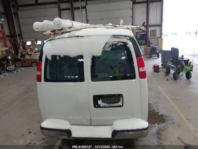 Chevrolet Express 2500 Work Van 2018 1GCWGAFG6J1905273 Image 16