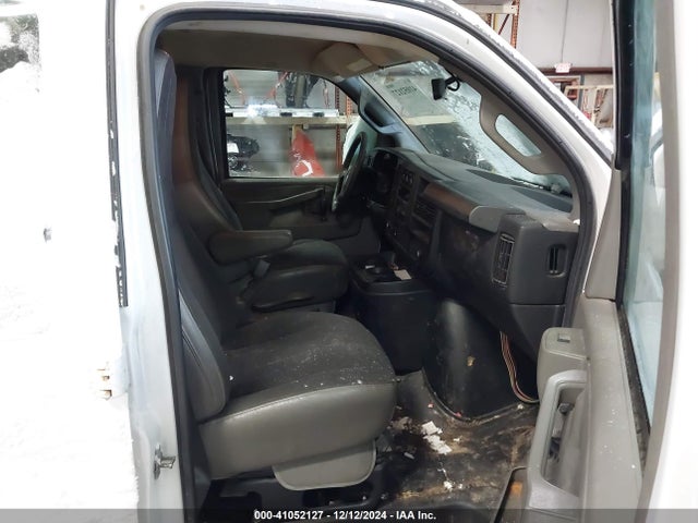 Chevrolet Express 2500 Work Van 2018 1GCWGAFG6J1905273 Image 5