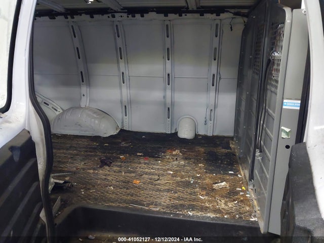 Chevrolet Express 2500 Work Van 2018 1GCWGAFG6J1905273 Image 8