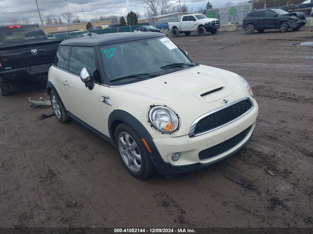 2008 MINI COOPER S WMWMF73548TV34920 Photo 0