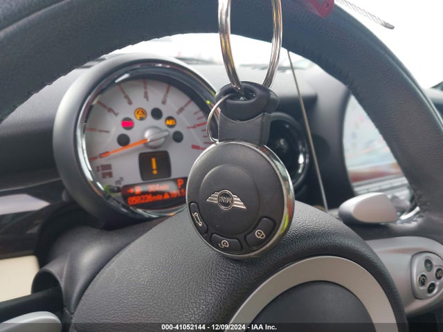 2008 MINI COOPER S WMWMF73548TV34920 Photo 10