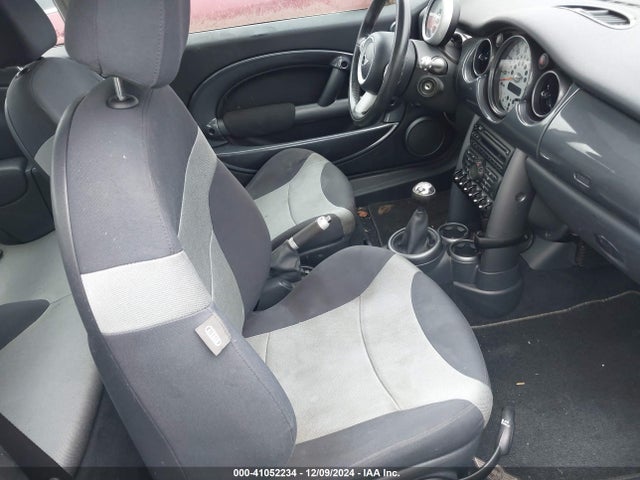 2004 MINI COOPER S WMWRE33474TD82735 Photo 4