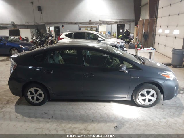 Toyota Prius Two 2014 JTDKN3DU3E1769652 Image 13