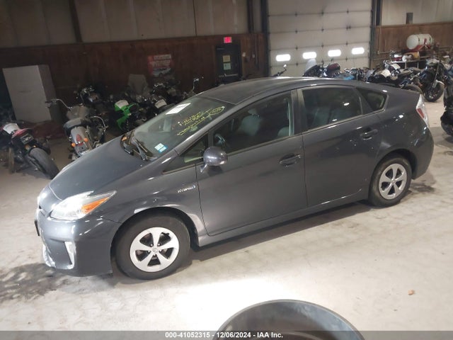 Toyota Prius Two 2014 JTDKN3DU3E1769652 Image 2