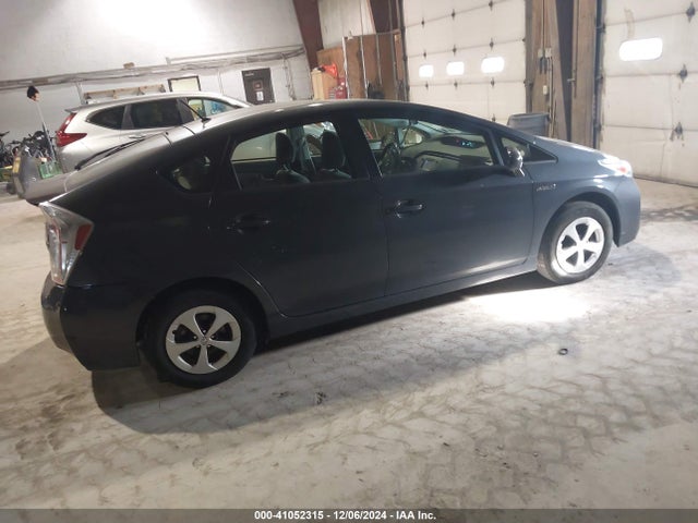 Toyota Prius Two 2014 JTDKN3DU3E1769652 Image 4
