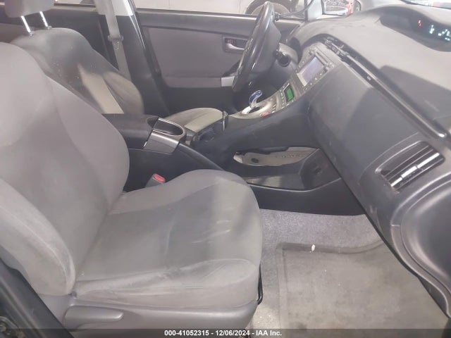 Toyota Prius Two 2014 JTDKN3DU3E1769652 Image 5