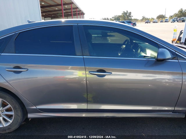 Hyundai SONATA ECO 2018 5NPE24AA1JH724167 Image 14