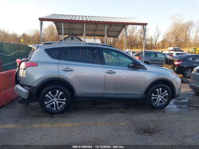 Toyota RAV4 LE 2017 2T3BFREV3HW587060 Image 13