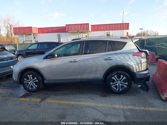 Toyota RAV4 LE 2017 2T3BFREV3HW587060 Image 14