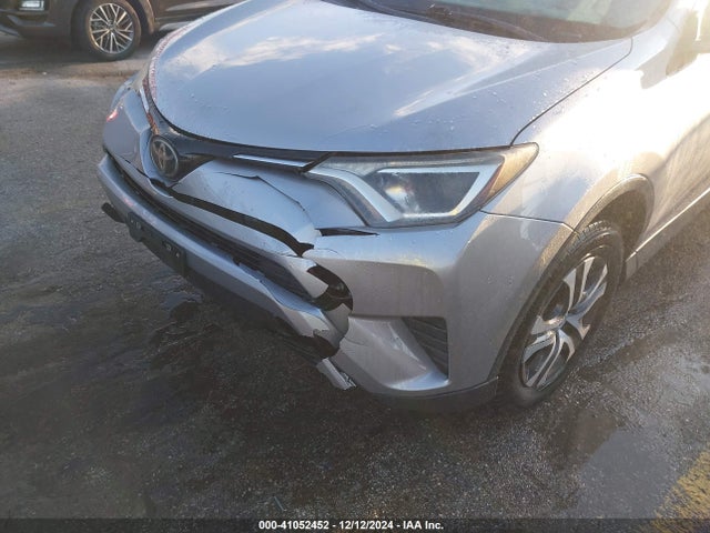 Toyota RAV4 LE 2017 2T3BFREV3HW587060 Image 6