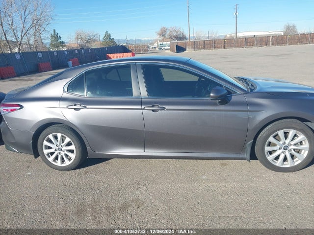 Toyota CAMRY LE 2018 4T1B11HK2JU153146 Image 13