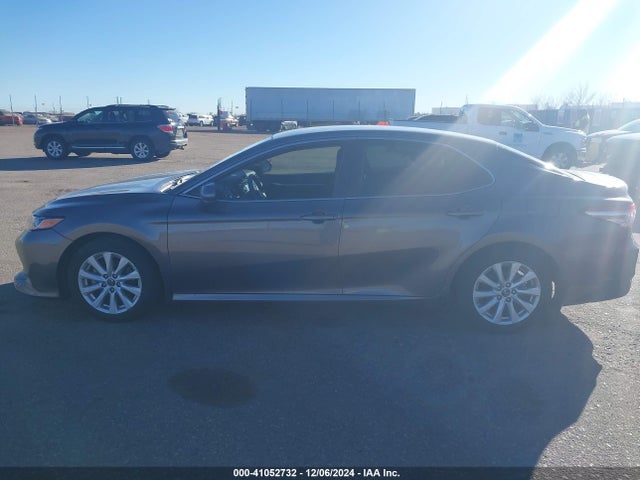 Toyota CAMRY LE 2018 4T1B11HK2JU153146 Image 14
