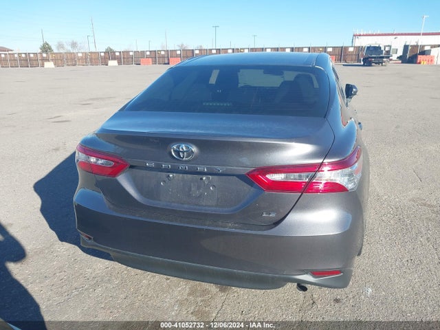 Toyota CAMRY LE 2018 4T1B11HK2JU153146 Image 16