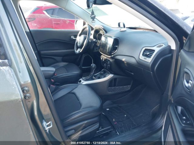 3C4NJDBB2JT334592 Jeep Compass Latitude 4x4