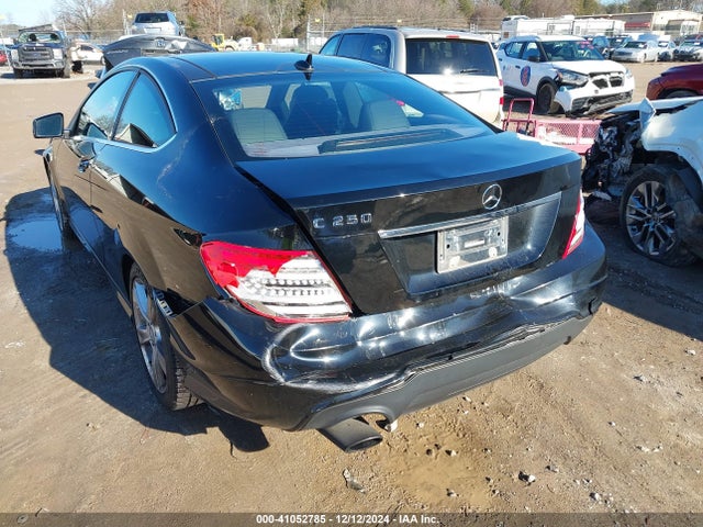 WDDGJ4HB4FG401727 Mercedes-Benz C 250