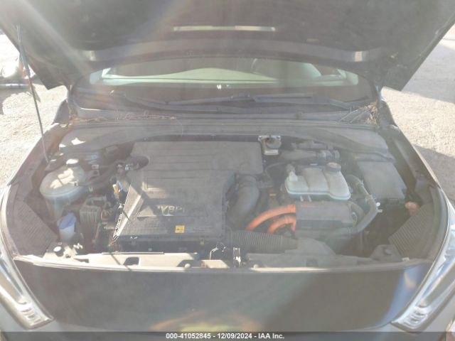 KMHC65LC4HU031041 Hyundai Ioniq Hybrid Blue