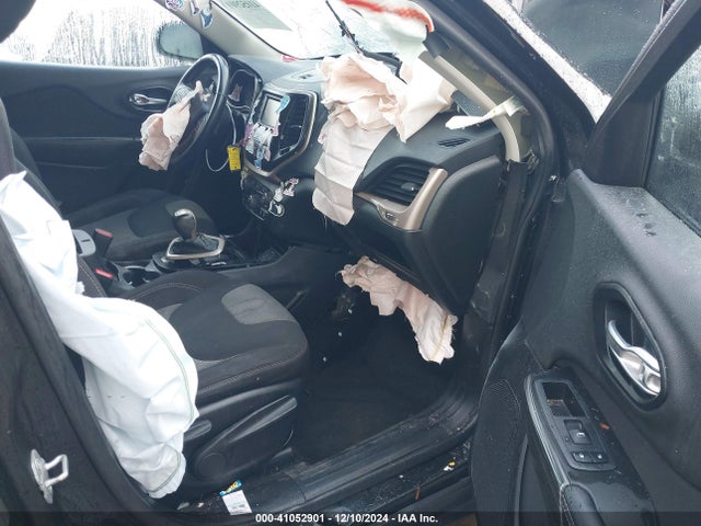 1C4PJLAB2EW182740 Jeep Cherokee Sport