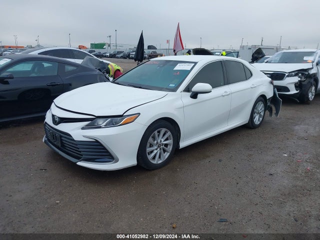 Toyota CAMRY LE 2021 4T1C11AK3MU405683 Image 2