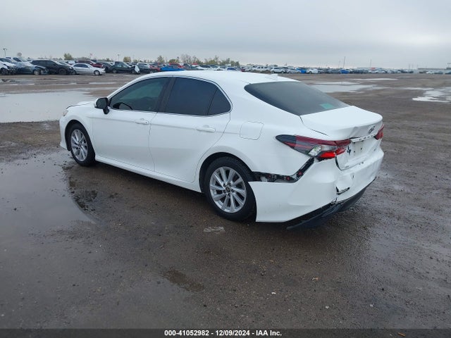 Toyota CAMRY LE 2021 4T1C11AK3MU405683 Image 3