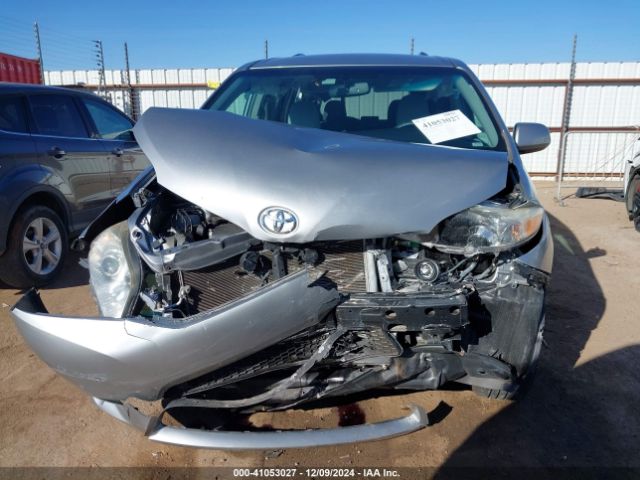 5TDKK3DC8FS587613 Toyota Sienna Le 8 Passenger