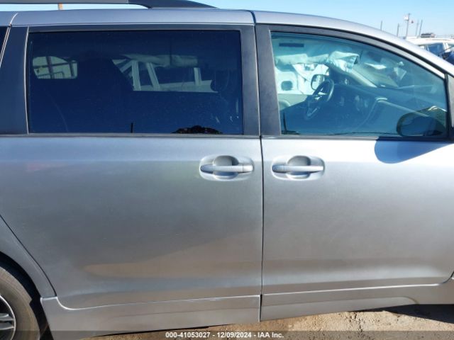 5TDKK3DC8FS587613 Toyota Sienna Le 8 Passenger