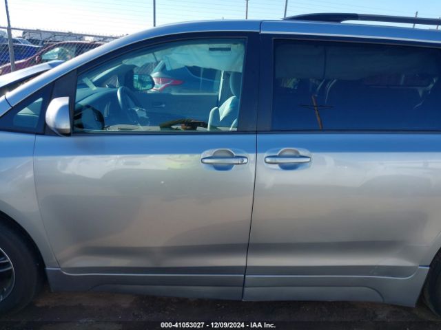 5TDKK3DC8FS587613 Toyota Sienna Le 8 Passenger