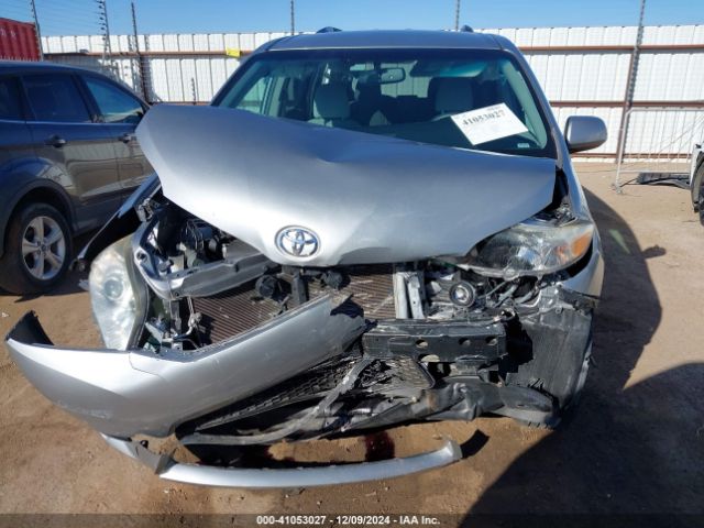 5TDKK3DC8FS587613 Toyota Sienna Le 8 Passenger