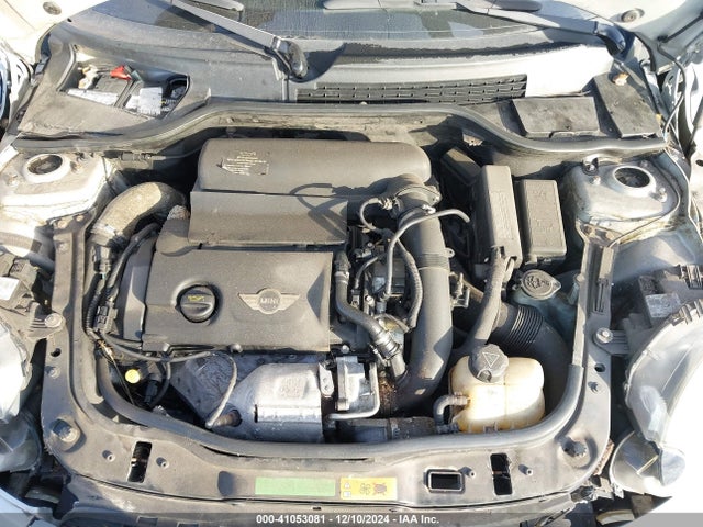 2011 MINI COOPER WMWZP3C59BTX82647 Photo 9