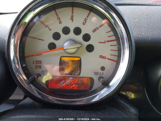 2011 MINI COOPER WMWZP3C59BTX82647 Photo 6