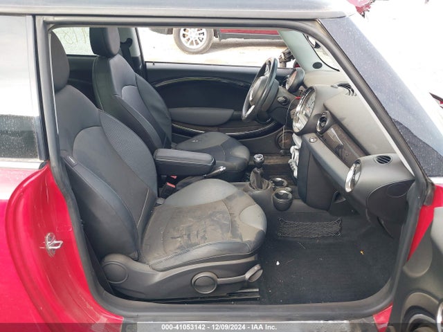 2008 MINI COOPER S WMWMF73568TT91419 Photo 4