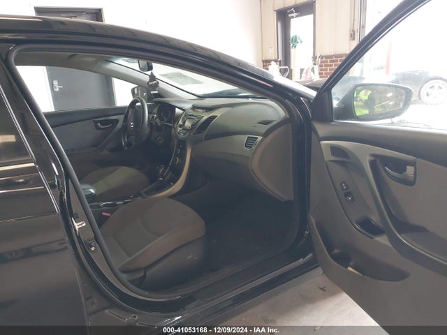 KMHDH4AE0GU519124 Hyundai ELANTRA SE