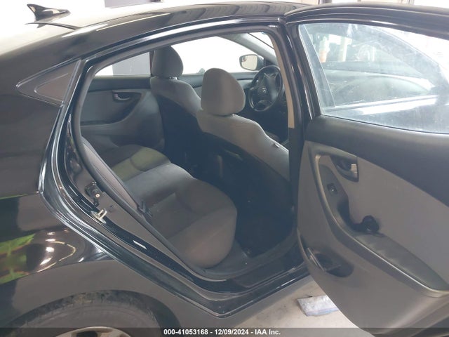 KMHDH4AE0GU519124 Hyundai ELANTRA SE