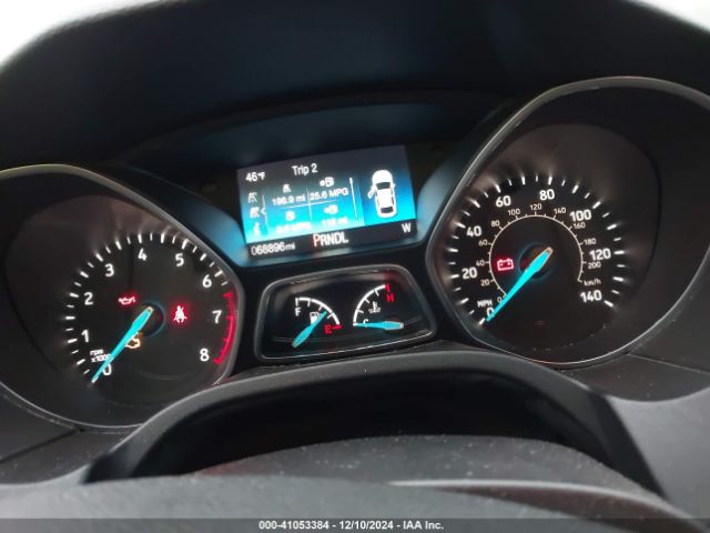 1FADP3K28JL301442 Ford FOCUS SE