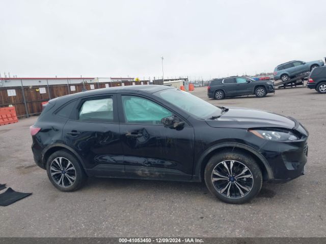 1FMCU9G66NUA06865 Ford ESCAPE SE