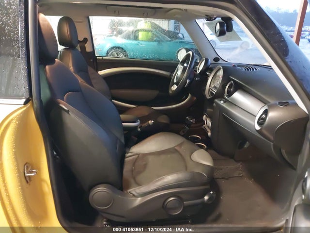 2008 MINI COOPER S WMWMF73508TV38303 Photo 4