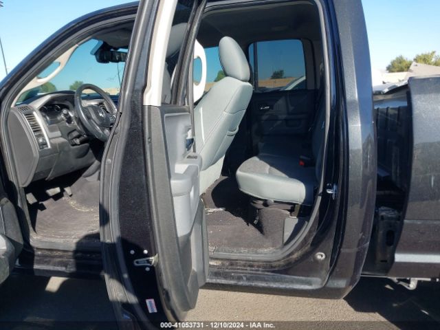 1C6RR7GG8HS853956 RAM 1500 Big Horn  4x4 6'4 Box