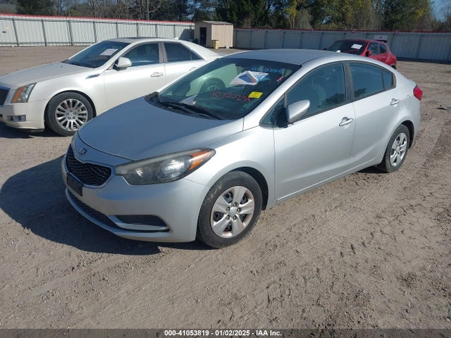 KIA FORTE LX 2016 KNAFX4A64G5549596 Image 2