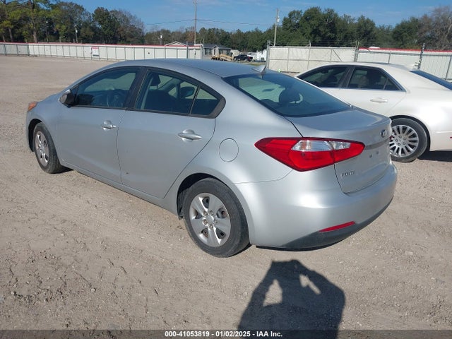 KIA FORTE LX 2016 KNAFX4A64G5549596 Image 3
