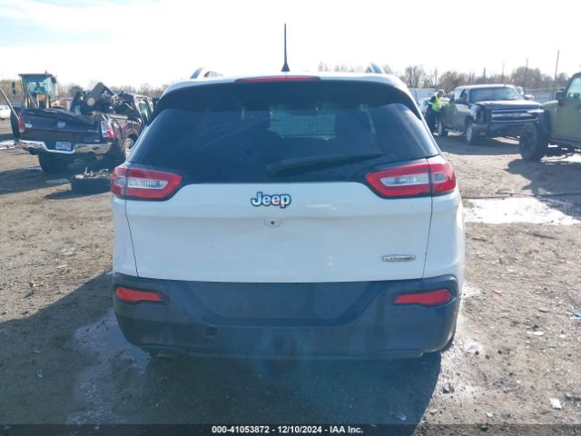 1C4PJLCB3JD538566 Jeep Cherokee Latitude Fwd