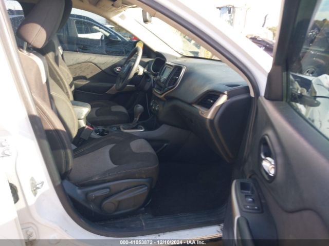 1C4PJLCB3JD538566 Jeep Cherokee Latitude Fwd