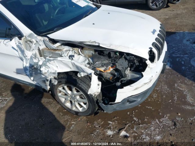 1C4PJLCB3JD538566 Jeep Cherokee Latitude Fwd